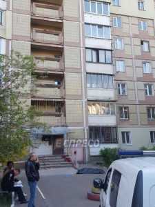 В Соломенском районе молодая женщина выпрыгнула с шестого этажа. ФОТО