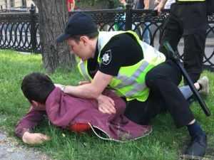 В центре Киева задержан провокатор болельщиков