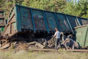 В Днепре ранним утром 19 июня сошел с рельсов товарный поезд. Фото
