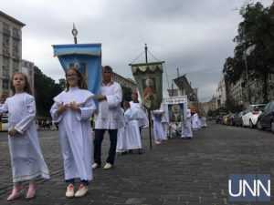 В Киеве около сотни человек приняло участие в молитвенном шествии 2