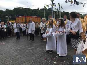 В Киеве около сотни человек приняло участие в молитвенном шествии 2