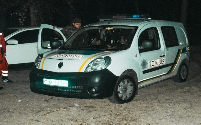В Киеве на Гидропарке нашли утопленника (фото) В Киеве на Гидропарке нашли утопленника (фото)
