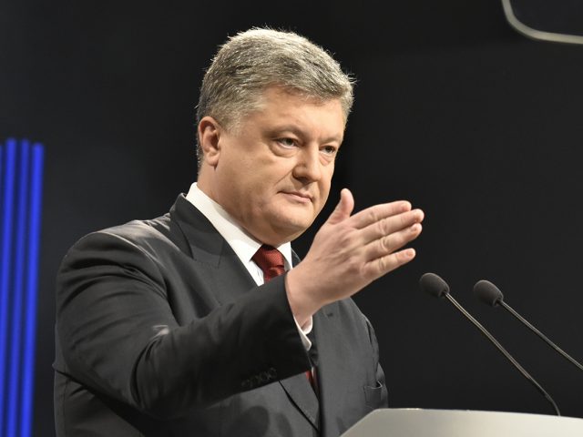 Порошенко вказав на двері російським окупантам та їх церкві в Україні (ВІДЕО) Порошенко вказав на двері російським окупантам та їх церкві в Україні (ВІДЕО)