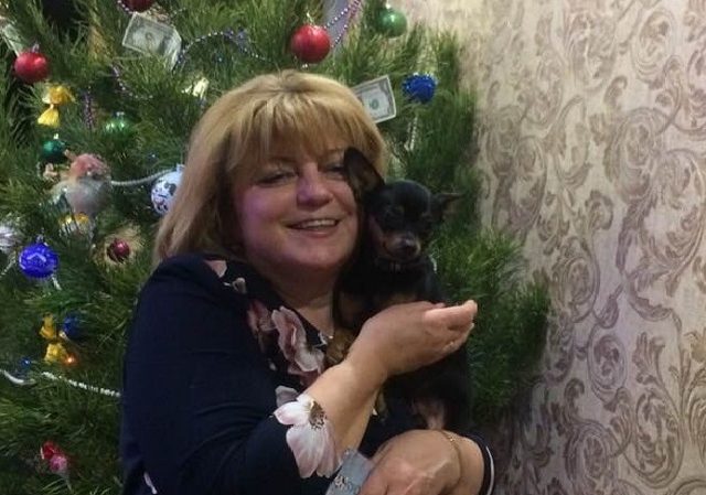 Під лозунгом: “ВИМАГАЄМО ЗМІН!” Громада Жулян вийшла проти свавілля місцевих корупціонерів та шахраїв Глава ОСН Жуляны Надежда Овчарук