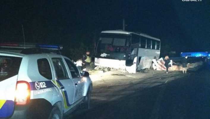 На Закарпатті водій автобуса не впорався з керуванням: постраждало семеро пасажирів