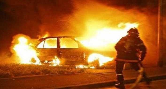 В Киеве пожарные ликвидировали возгорание 4 автомобилей