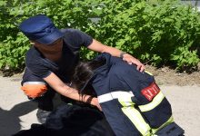 В Николаевской области сотрудник патрульной полиции вытащил из реки молодую девушку. Фото