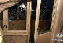 В харьковской многоэтажке неизвестные бросили взрывчатку на балкон