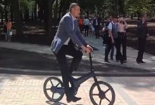 Кличко знову сів на велосипед. Відео