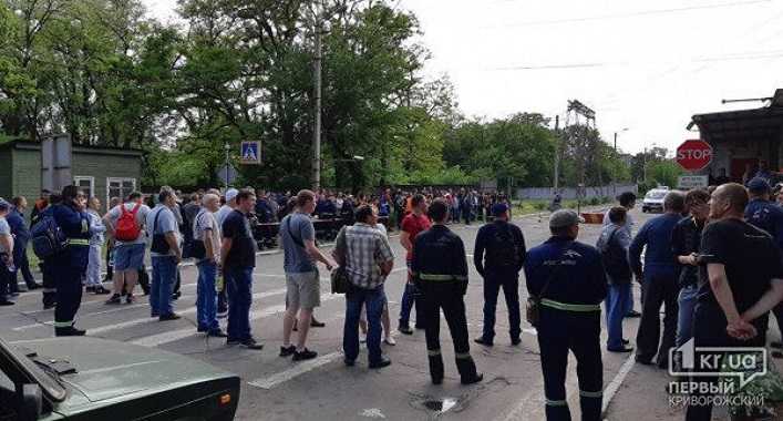 На металлургическом комбинате в Кривом Рогу после четырехдневной забастовки железнодорожники приступили к работе