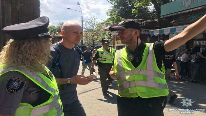 В Киеве правоохранители позаботились о выпившем гражданине Великобритании
