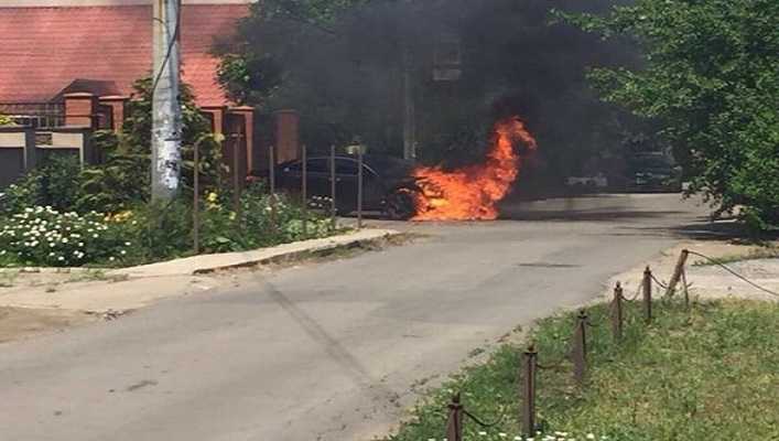 В Одессе подожгли автомобиль руководителя экологической инспекции