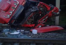 В Днепропетровской области грузовой автомобиль упал с моста на железнодорожные пути
