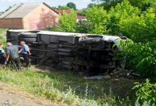 В Хмельницкой области маршрутный автобус съехал в кювет