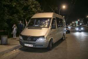 В Киеве на Теремках расстреляли пассажирский микроавтобус. Фото, видео