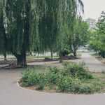 В Киеве продолжают реконструировать сквер по улице Чернобыльской