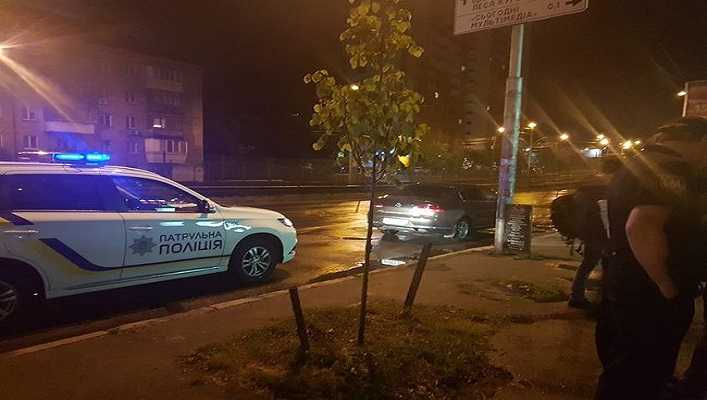В Киеве сотрудники полиции помешали консулу России сесть за руль в нетрезвом состоянии