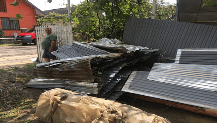 В Закарпатской области ураган оставил дома без крыш