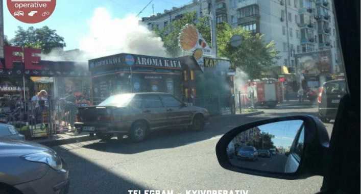 В центре Киева горел МАФ