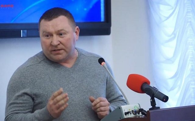 На Обухівщині голос громади – почуто! На сесії Обухівської міськради процес приєднання села Старі Безрадичі відтерміновано Віталій Нікулічев Обухів Старі Безрадичі