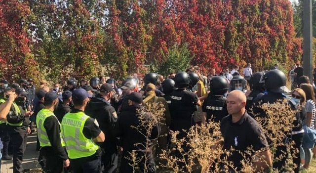 В Олімпійському коледжі ім. Піддубного у закладі заявили про побиття поліцією студентів і викладачів В Олімпійському коледжі ім. Піддубного у закладі заявили про побиття поліцією студентів і викладачів