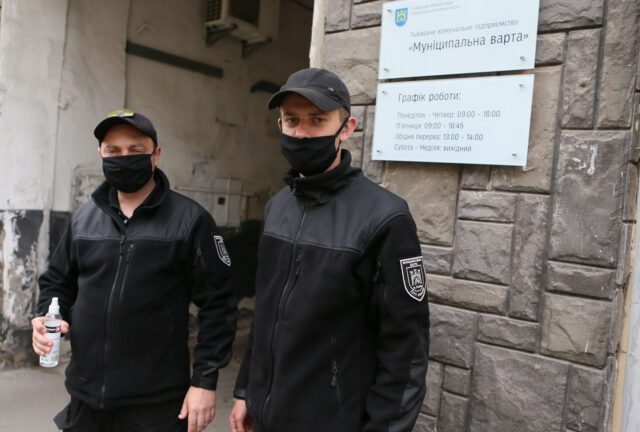 Як «лівачили» «чорні вартові» Садового Як «лівачили» «чорні вартові» Садового