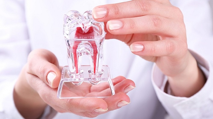 Видалення кісти зуба у Дніпрі стоматологічне лікування зубів будь-якої складності у клініці Дантист